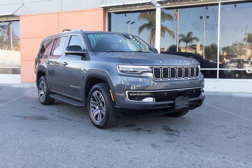 2023 Jeep Wagoneer Base