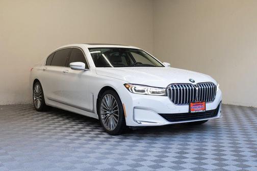 2021 BMW 740 i