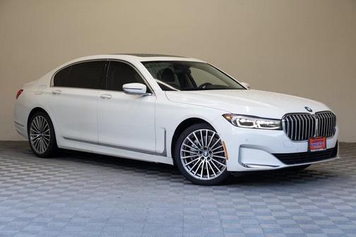 2021 BMW 740 i