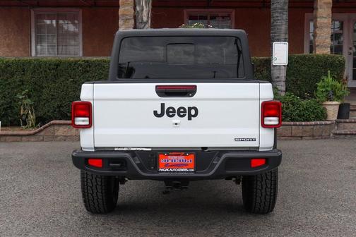 2020 Jeep Gladiator Sport
