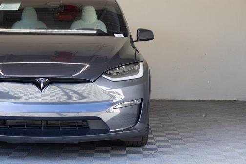 2022 Tesla Model X Plaid