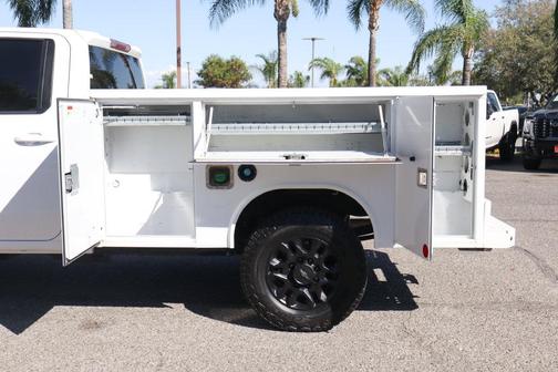 Summit White 2022 Chevrolet Silverado 2500 LT