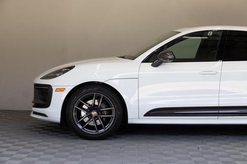2023 Porsche Macan T