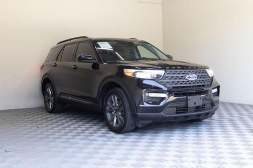 Black Metallic 2024 Ford Explorer XLT