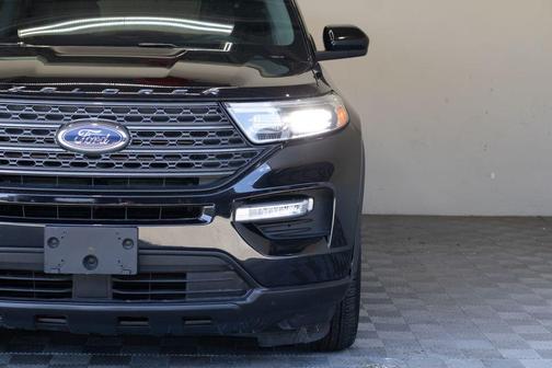 Black Metallic 2024 Ford Explorer XLT
