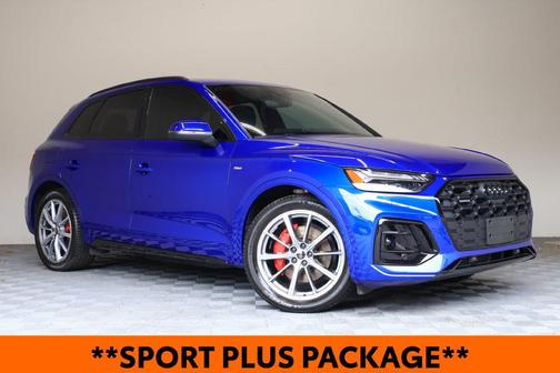 Ultra Blue Metallic 2024 Audi Q5 e 55 S line quattro Premium