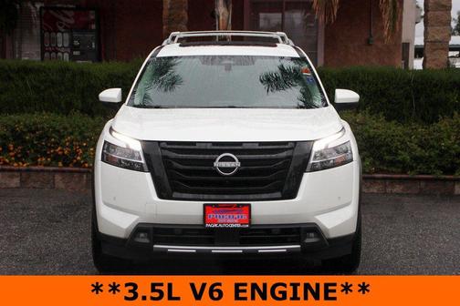 2024 Nissan Pathfinder SL