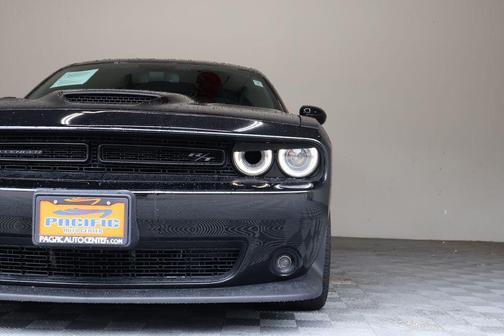 Pitch Black Clearcoat 2019 Dodge Challenger R/T Scat Pack