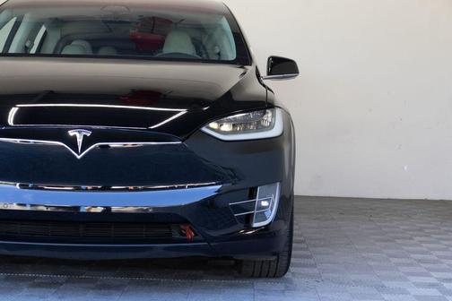 Black 2019 Tesla Model X Performance