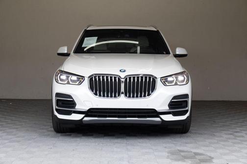 Mineral White Metallic 2022 BMW X5 PHEV xDrive45e