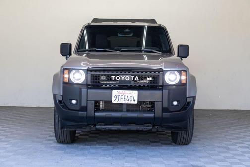 Meteorite 2025 Toyota Land Cruiser 1958