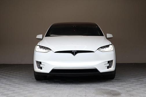 White 2018 Tesla Model X 75D