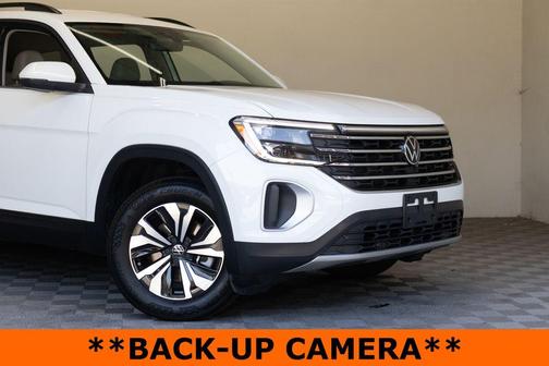Pure White 2024 Volkswagen Atlas 2.0T SE