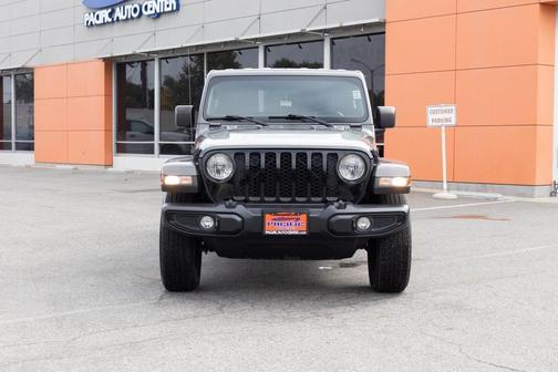 2022 Jeep Gladiator Sport