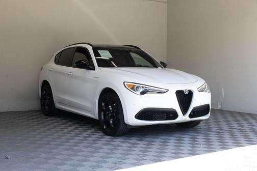 Alfa White 2023 Alfa Romeo Stelvio Veloce
