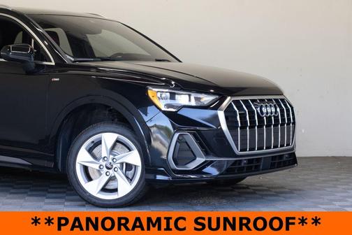 Mythos Black Metallic 2021 Audi Q3 45 S line Premium