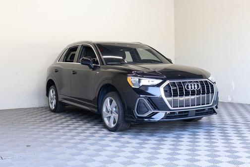 Mythos Black Metallic 2021 Audi Q3 45 S line Premium