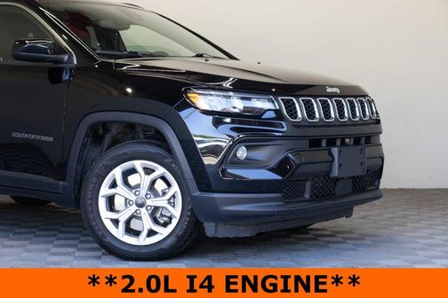 Diamond Black 2025 Jeep Compass Latitude