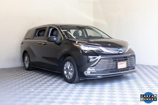 2023 Toyota Sienna XLE