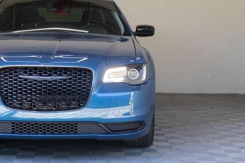 Frostbite 2022 Chrysler 300 Touring
