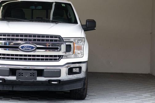 Oxford White 2019 Ford F-150 XLT