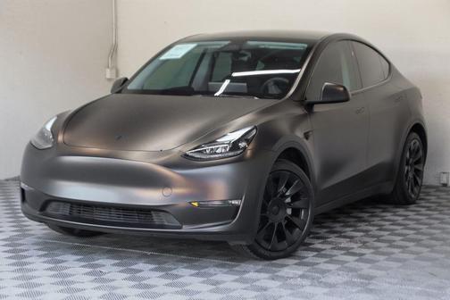 Black 2025 Tesla Model Y Long Range