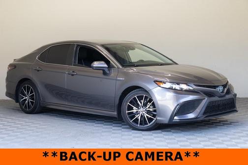 2021 Toyota Camry Hybrid SE