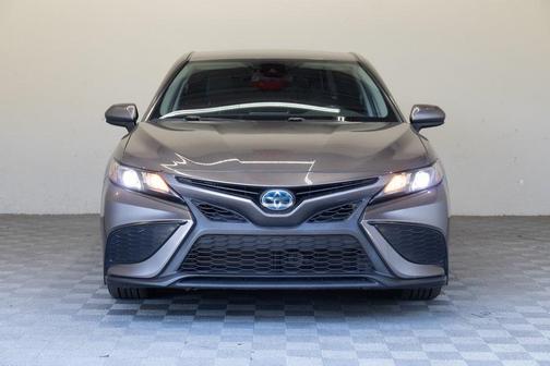 2021 Toyota Camry Hybrid SE