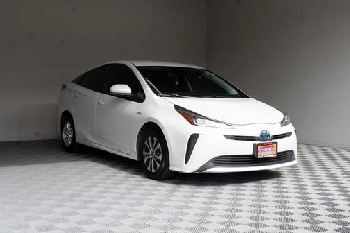2021 Toyota Prius LE