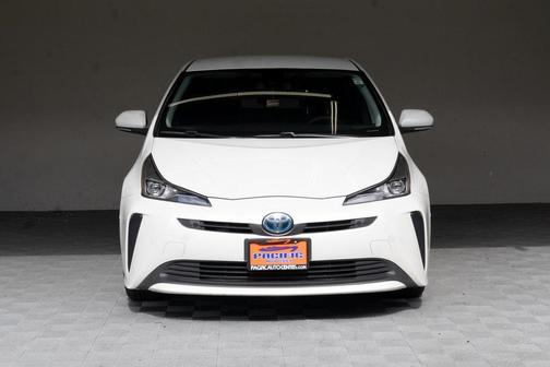 2021 Toyota Prius LE