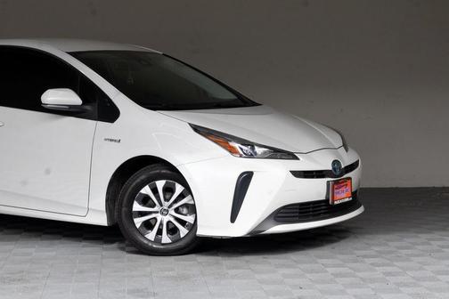 2021 Toyota Prius LE