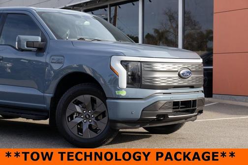 2023 Ford F-150 Lightning LARIAT