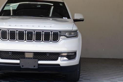Luxury White Pearlcoat 2022 Jeep Wagoneer Series I