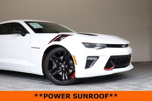 Summit White 2018 Chevrolet Camaro 2SS