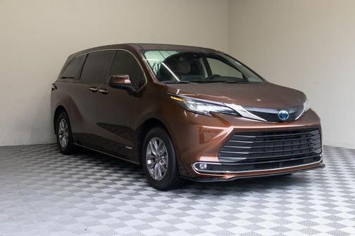 2021 Toyota Sienna XLE