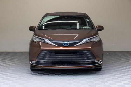 2021 Toyota Sienna XLE