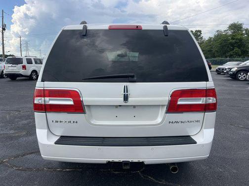 2014 Lincoln Navigator Base
