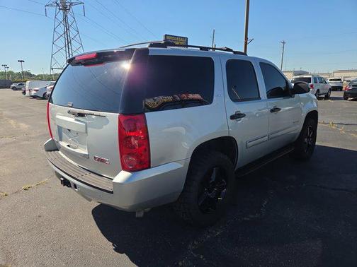 Quicksilver Metallic 2013 GMC Yukon SLT