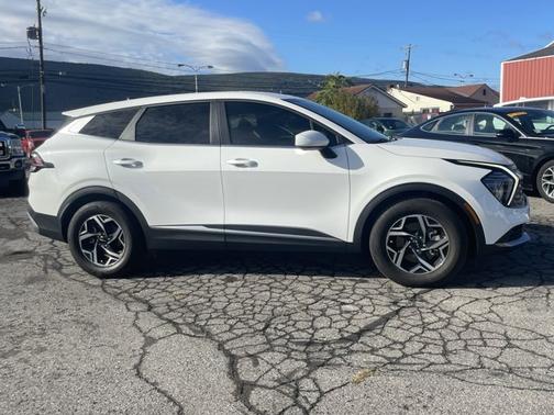 2024 Kia Sportage LX