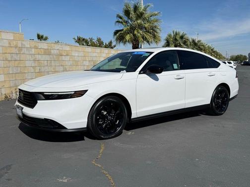 Platinum White Pearl 2025 Honda Accord SE