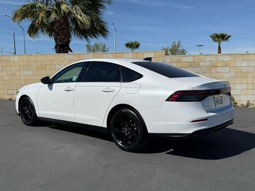 Platinum White Pearl 2025 Honda Accord SE