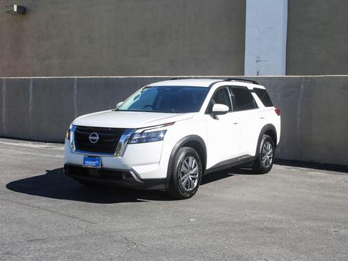 2024 Nissan Pathfinder SV FWD