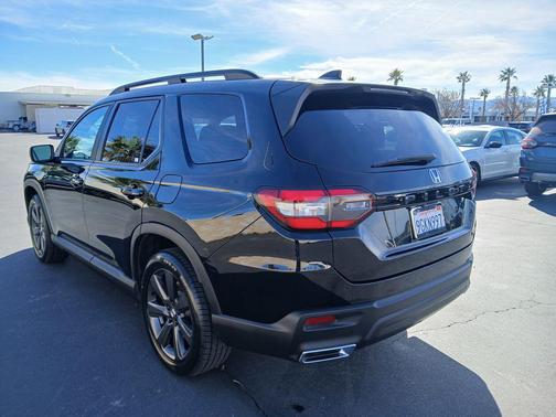2023 Honda Pilot 2WD Sport
