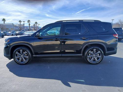 2023 Honda Pilot 2WD Sport