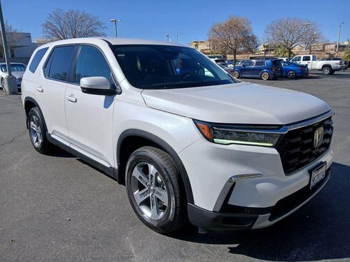 2023 Honda Pilot 2WD EX-L 8 Passenger