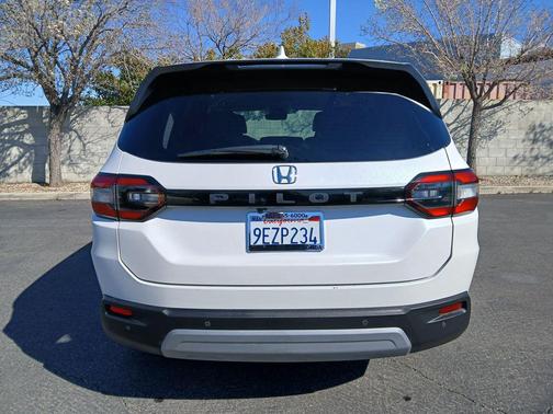 2023 Honda Pilot 2WD EX-L 8 Passenger