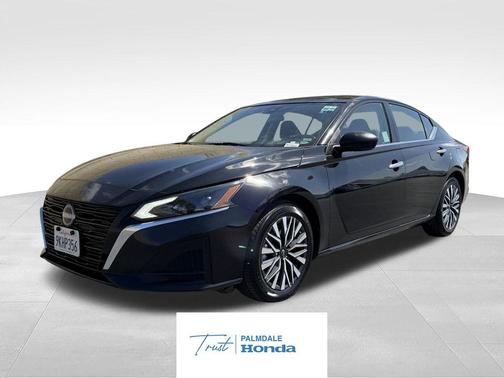 Super Black 2024 Nissan Altima 2.5 SV