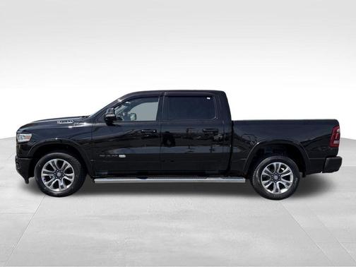Diamond Black Crystal Pearlcoat 2021 RAM 1500 Longhorn