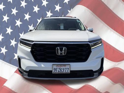 Platinum White Pearl 2023 Honda Pilot Touring 8-Passenger