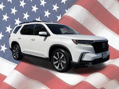 Platinum White Pearl 2023 Honda Pilot Touring 8-Passenger